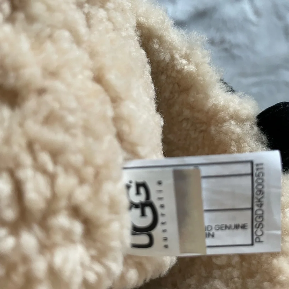 Ugg boots - Picture 8 of 9